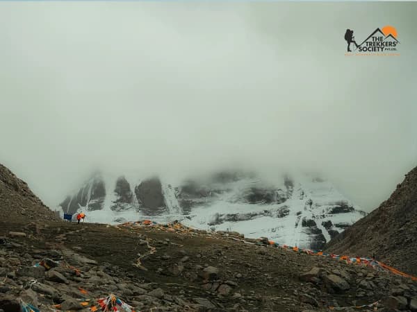 Mount kailash cloudy